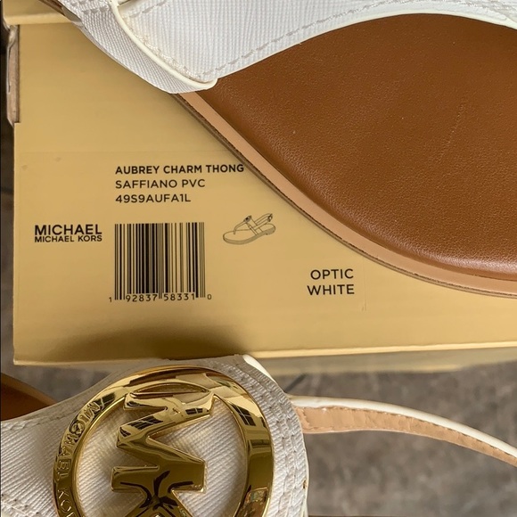 MICHAEL KORS AUBREY CHARM THONG SAFFIANO PVC - Picture 5 of 16